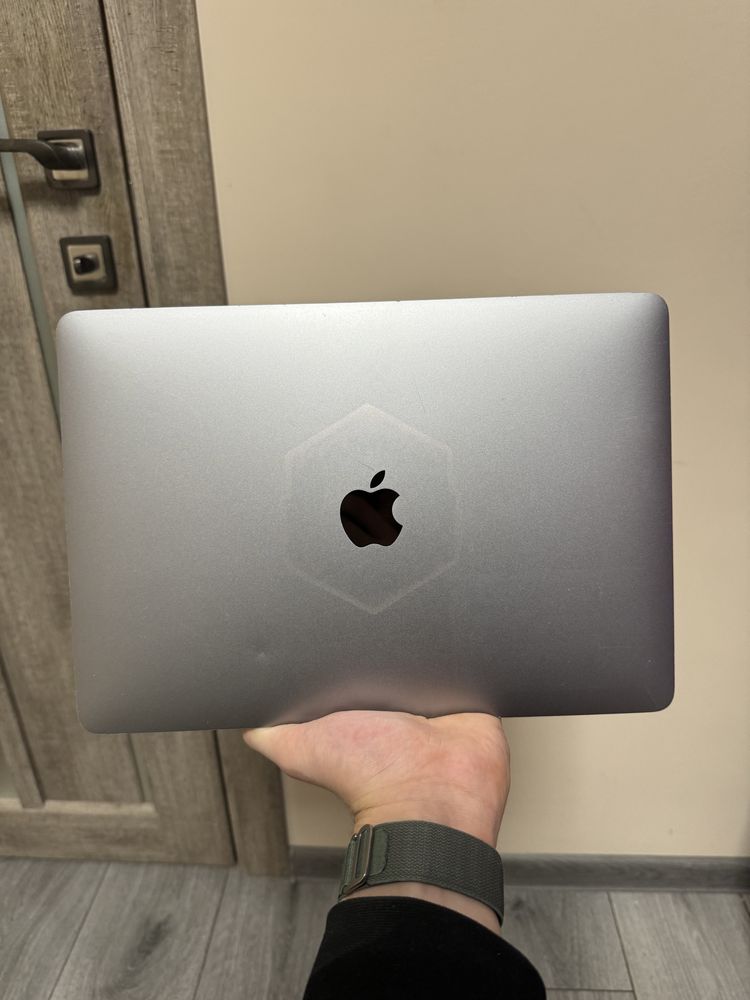 Macbook pro 13 2017 core i7 2.5ghz 16/512gb