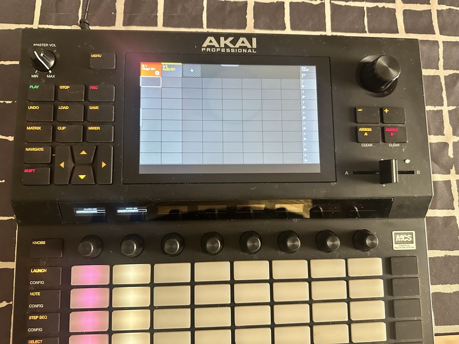 Vendo Akai Force