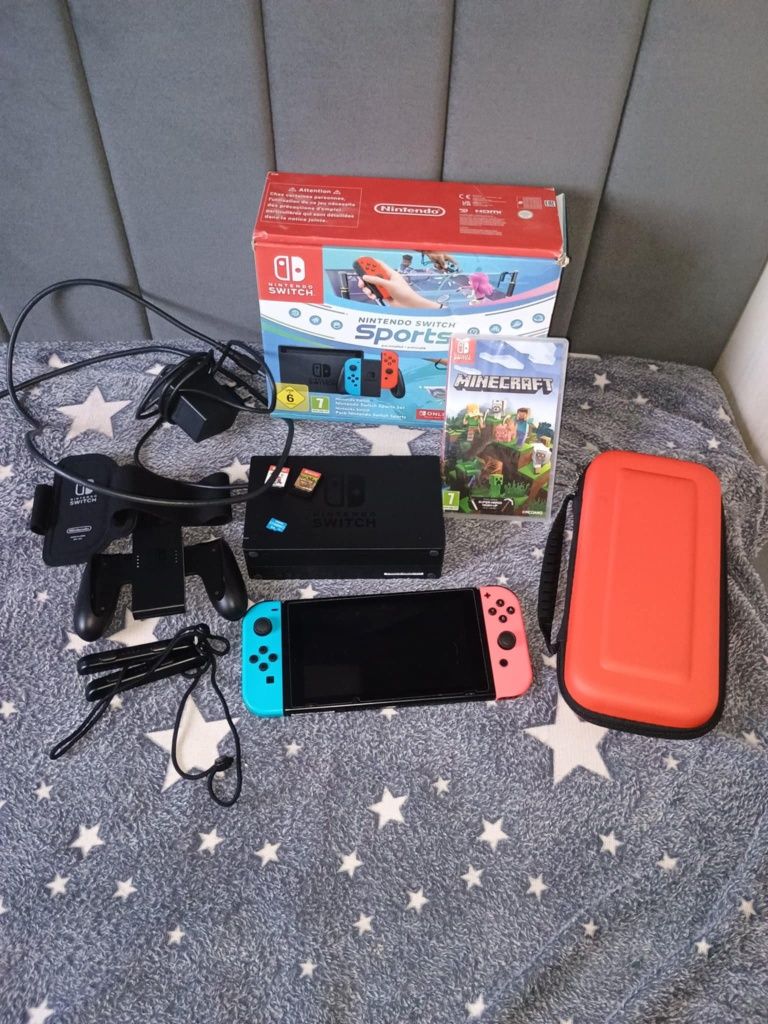 Sprzedam Nintendo Switch V2 z grami!