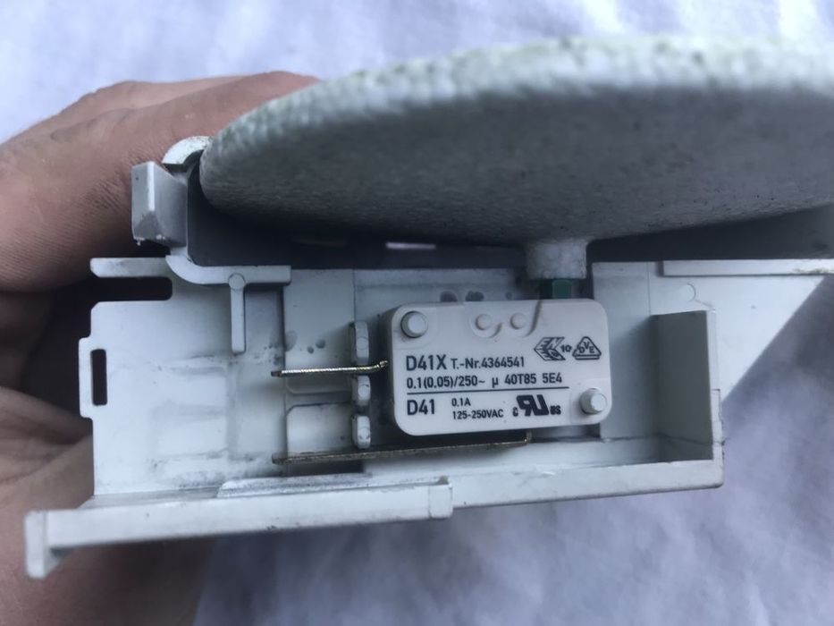 Микрик на аквастоп стиральной машины Miele