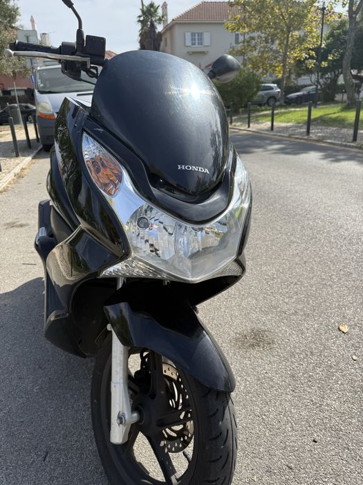 Honda Pcx 28.000 km + capacete + luvas + AirTag + Alarme