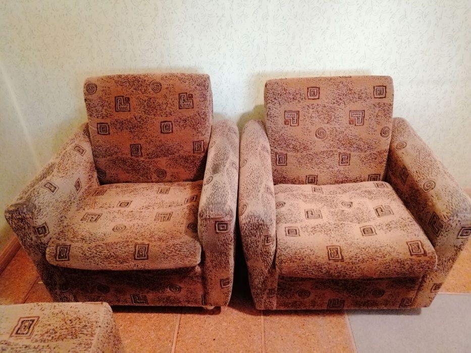 Komplet 2 fotele + 2 pufy