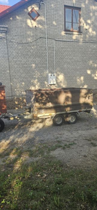 Przyczepka samochodowa