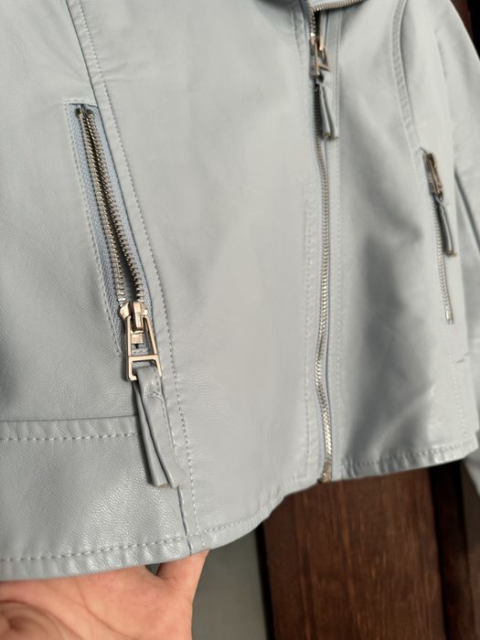 Косуха блакитна, весняна жіноча куртка. В ідеальному стані !