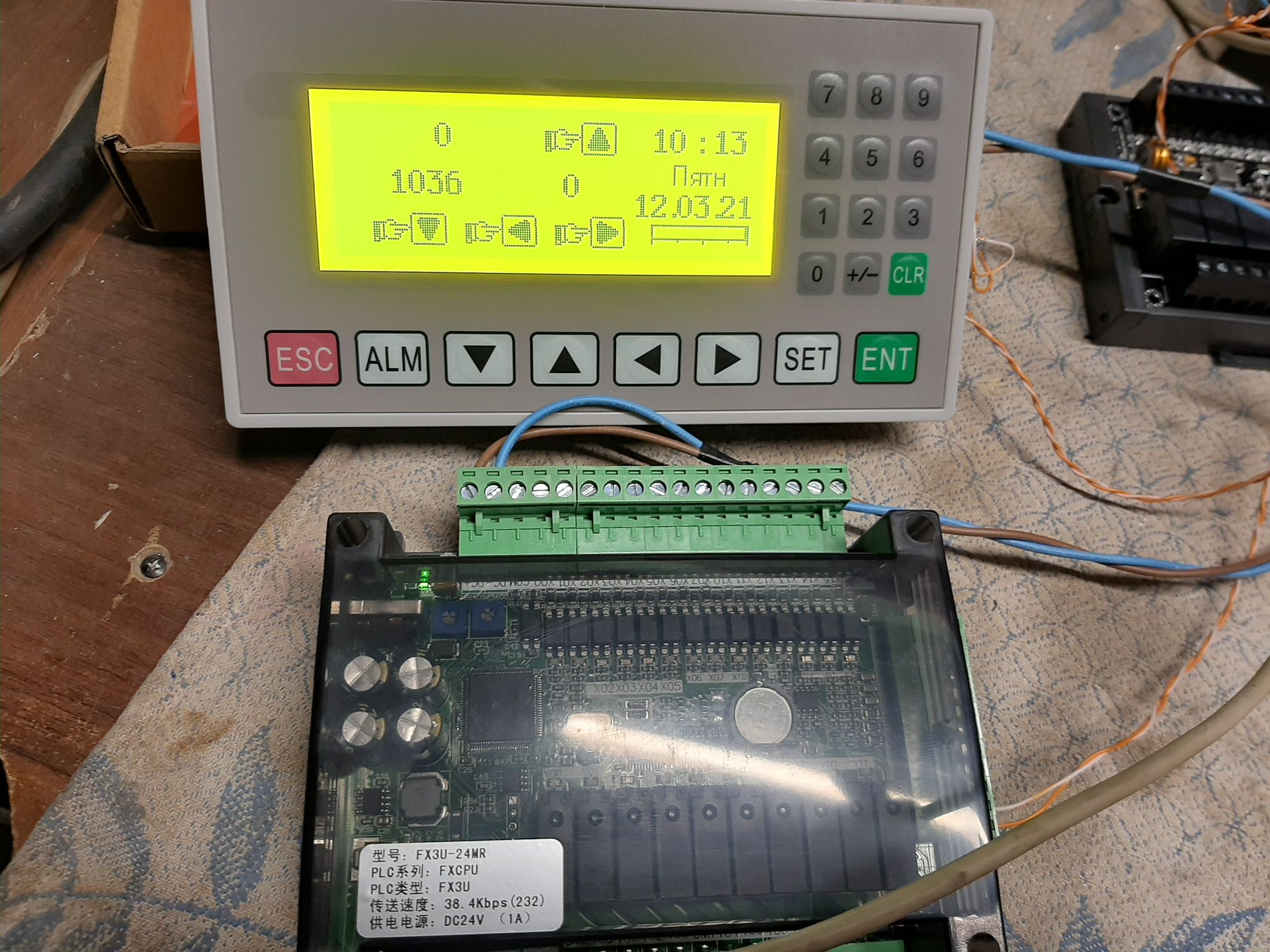 В НАЛИЧИИ FX3U-24MR и mt Плк plc  Mitsubishi )клон