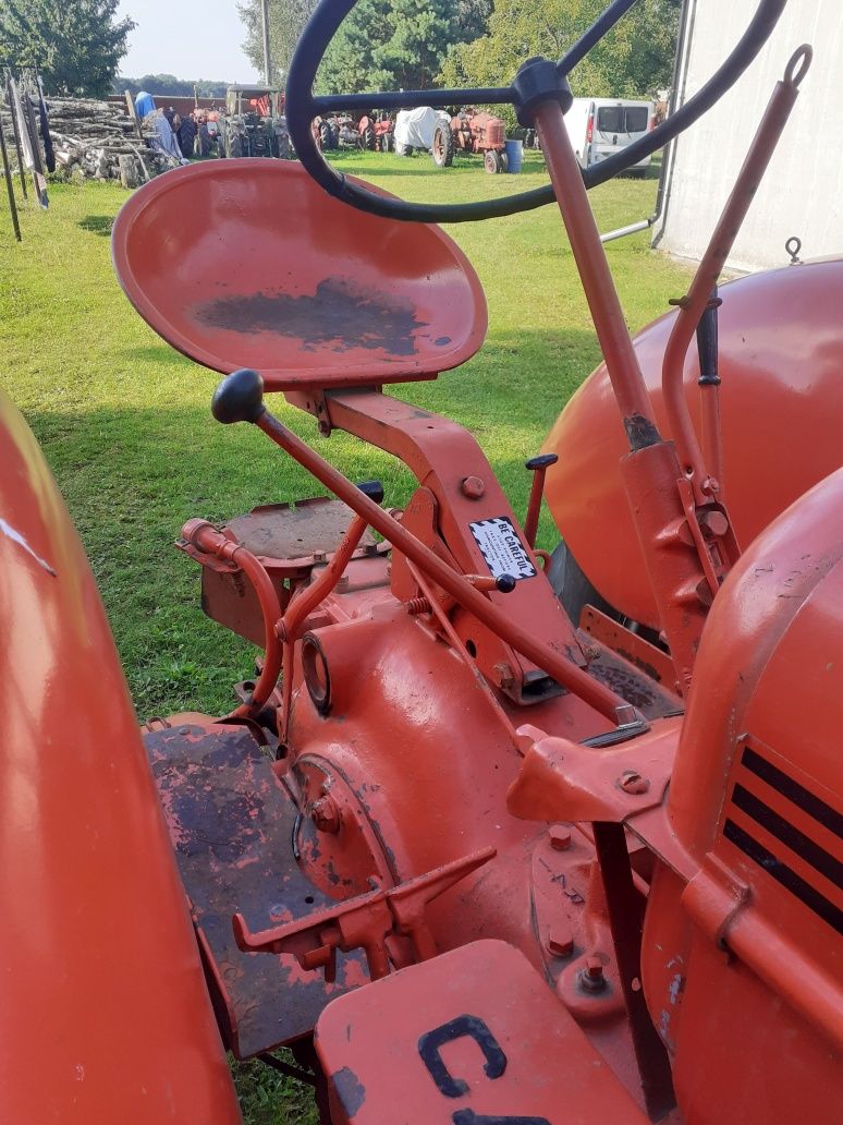 Traktor zabytkowy CASE D benzyna
