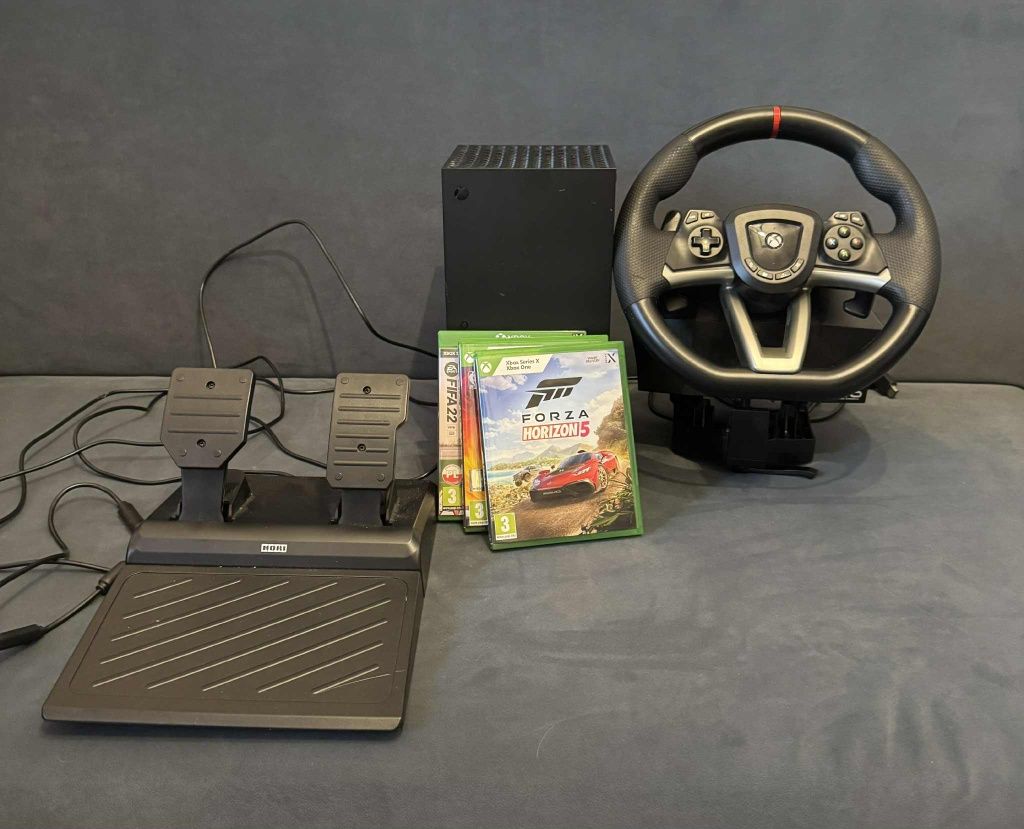 Xbox series X wraz z akcesoriami