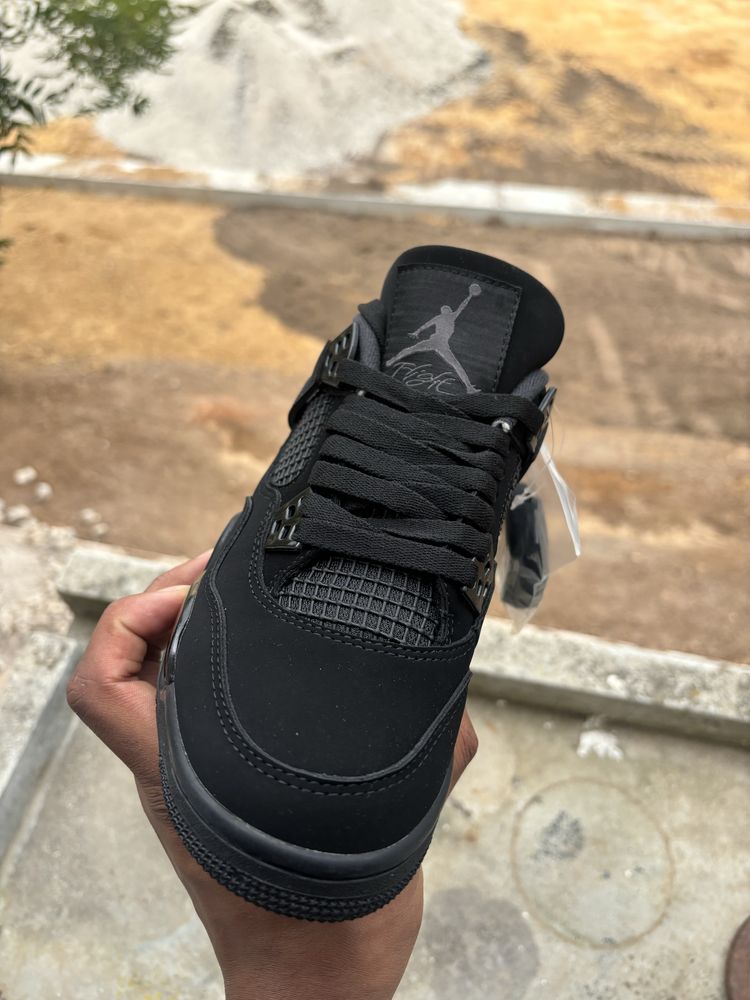Jordan retro 4 black cat