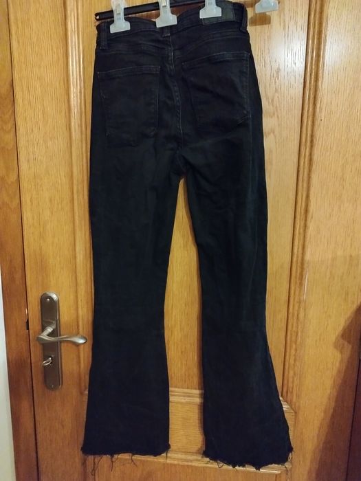 Calças de ganga pretas, tamanho 34, da Bershka