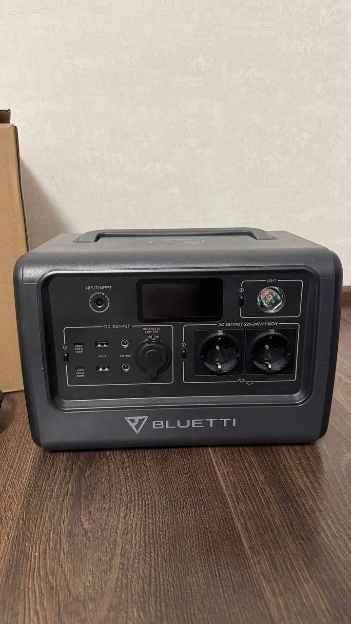 Зарядна станція Bluetti EB70