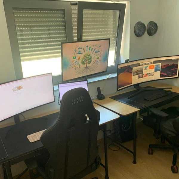 Monitor Samsung Curvo 49" - QLED, 32:9, 144Hz, HDR