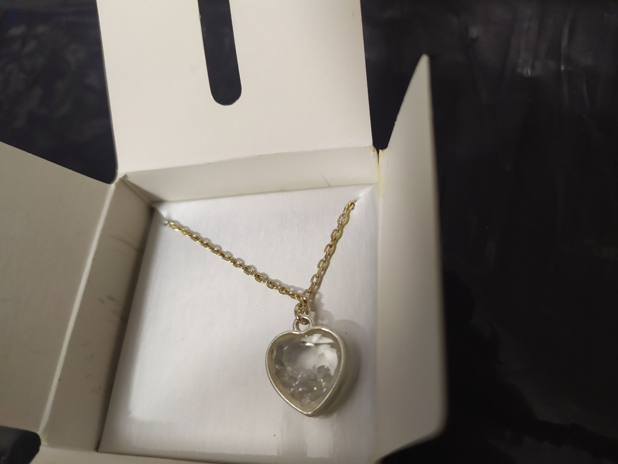 Łańcuszek z przywieszką Avon Mirabella Heart necklace crystal coloured