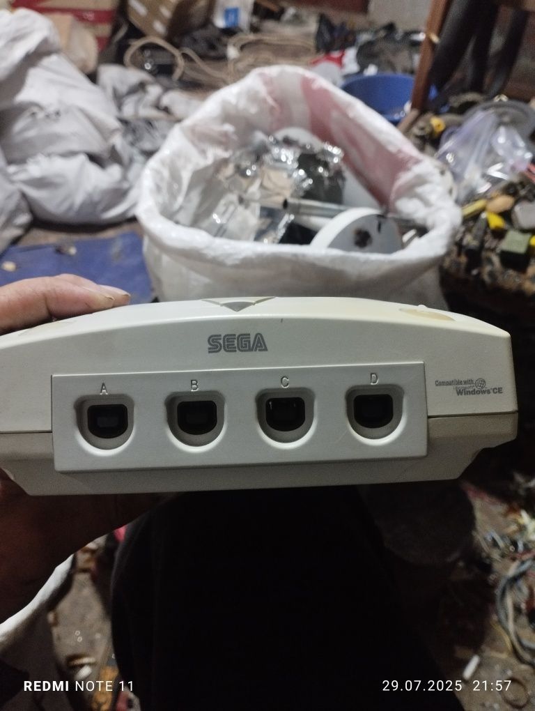Продам приставку SEGA