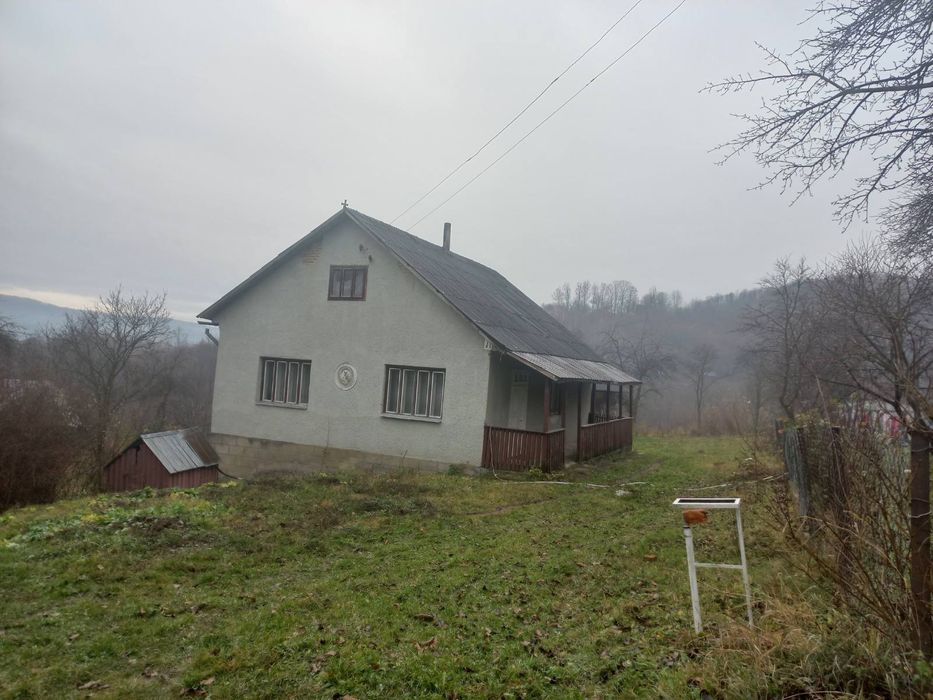 Будинок в Закарпатті + участок!