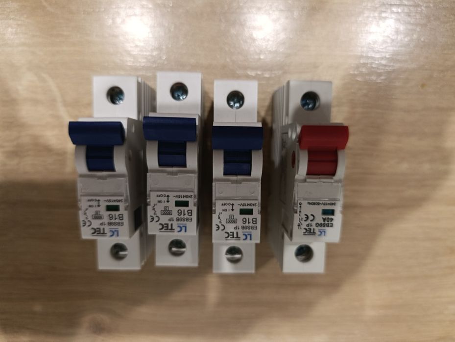 Wyłącznik nadmiaropradowy/rozłącznik izolacyjny