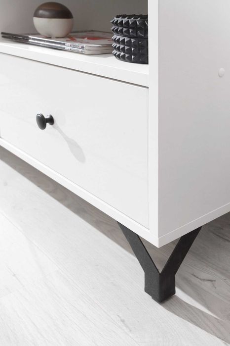 meble biała szafka komoda szuflady półka Bergen 07 czarne nóżnki