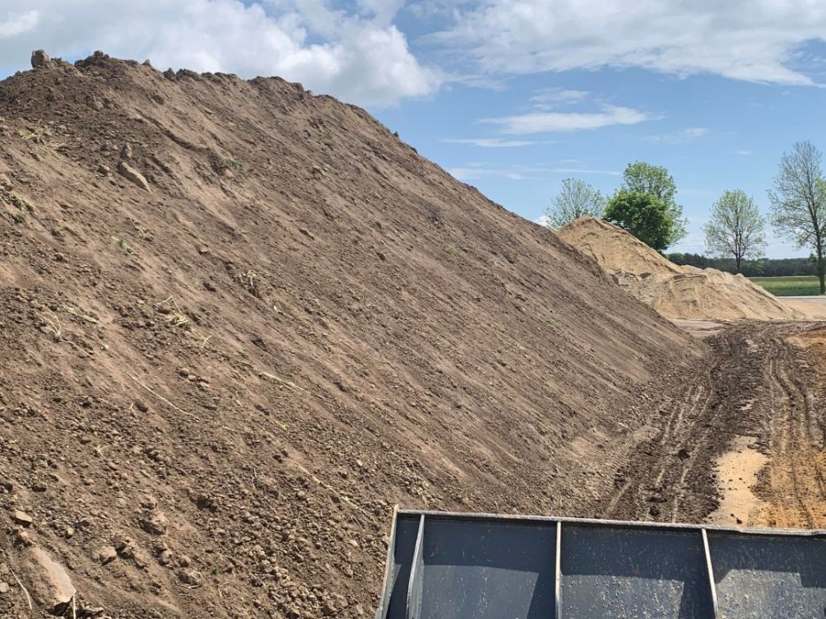 ziemia humus pod trawnik