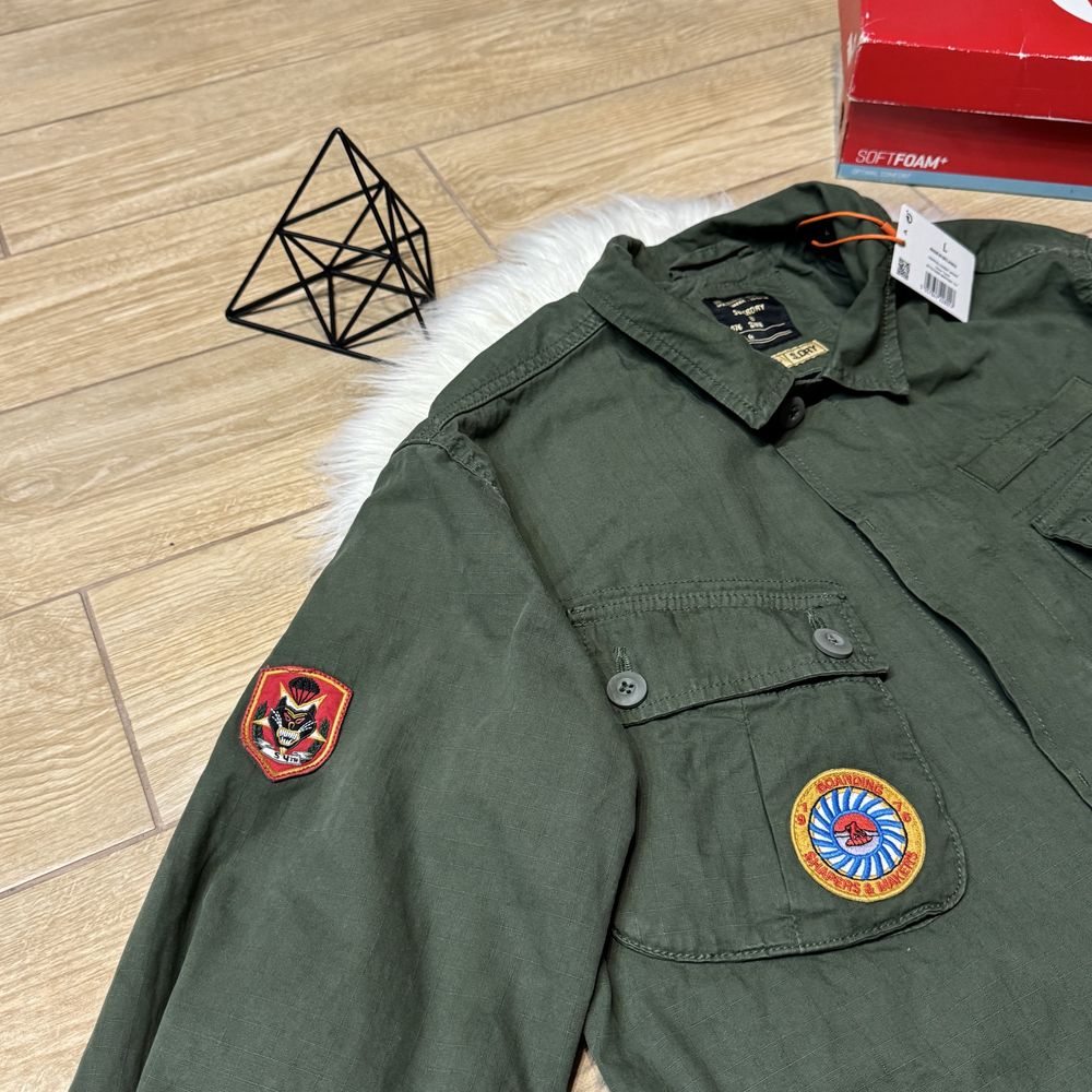 нова чоловіча мілітарі куртка хакі superdry L оригінал
