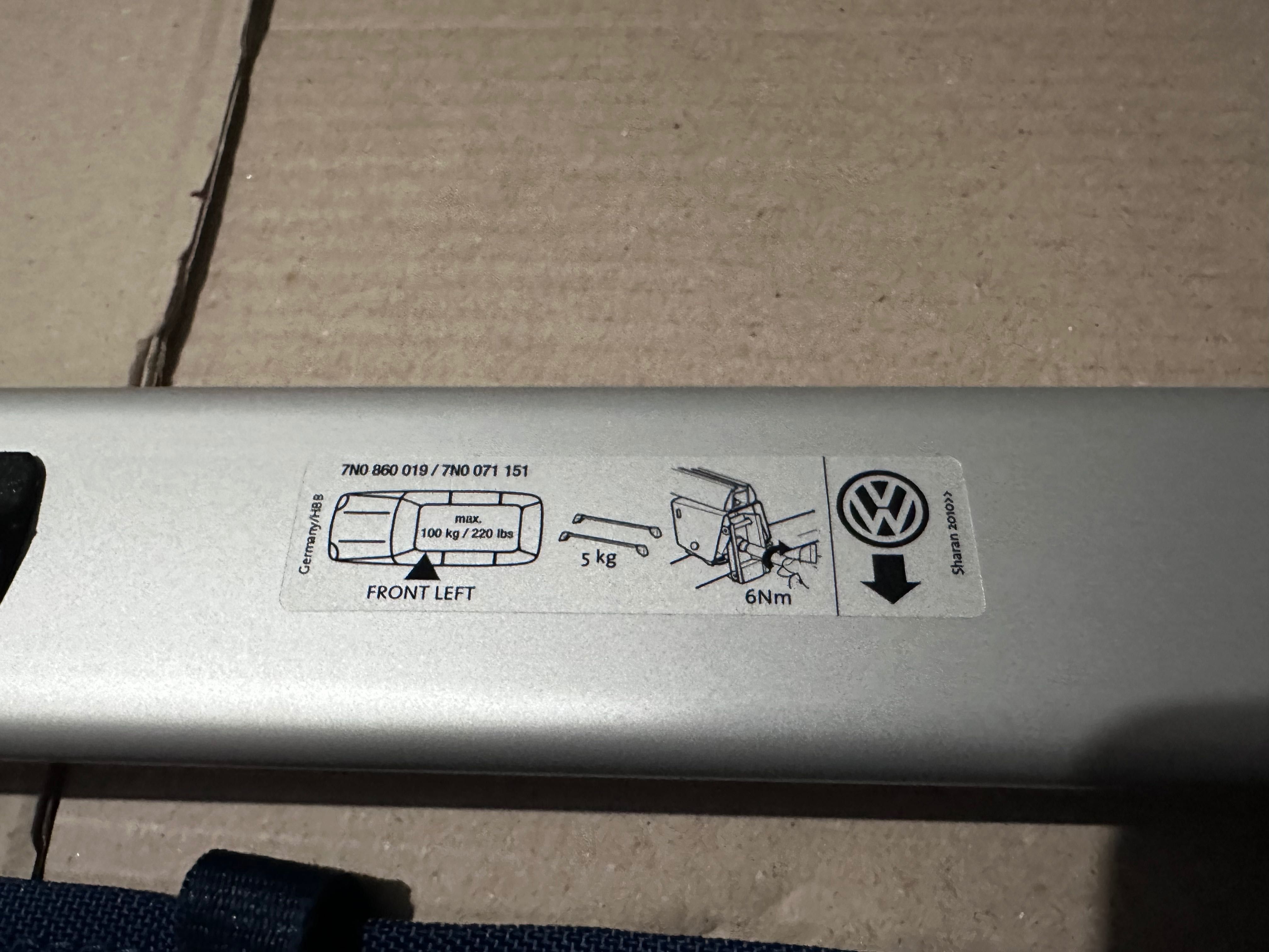 Оригінал VW Sharan 11- Поперечини багажника криші на рейлінг 7N0071151