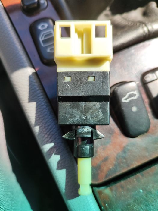 Датчик торможения на мерседес