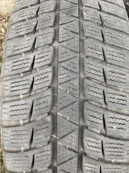 Зимові шини б/в FALKEN 185/60 R15.
