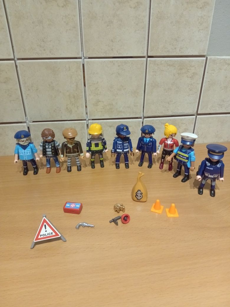 Radiowóz policyjny Playmobil i ludziki