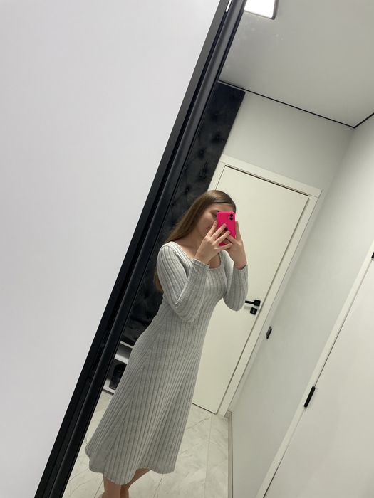 Жіноча сукня сіра