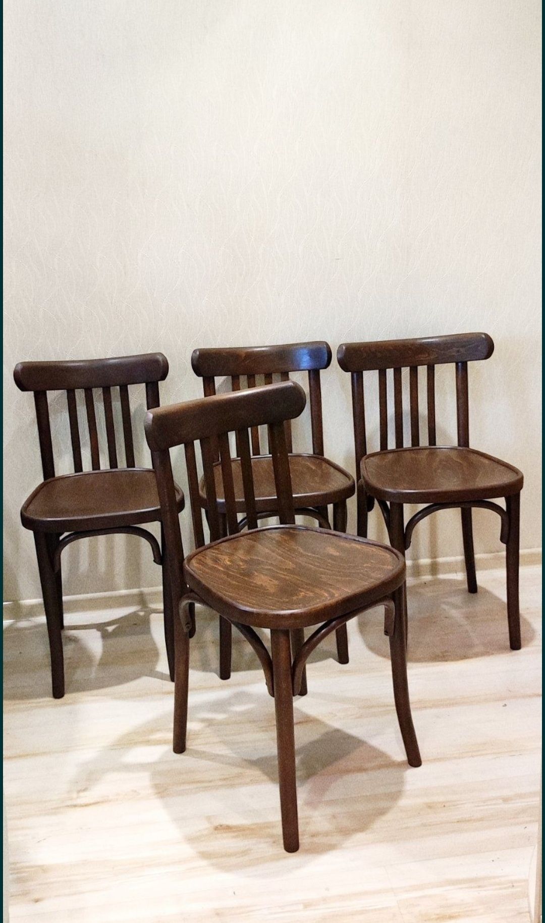 Стулья, мебель THONET антиквариат.