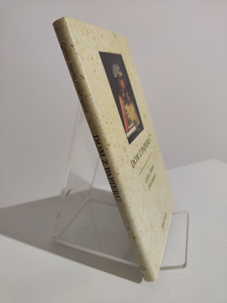 Dom z papieru Carlos María Domínguez