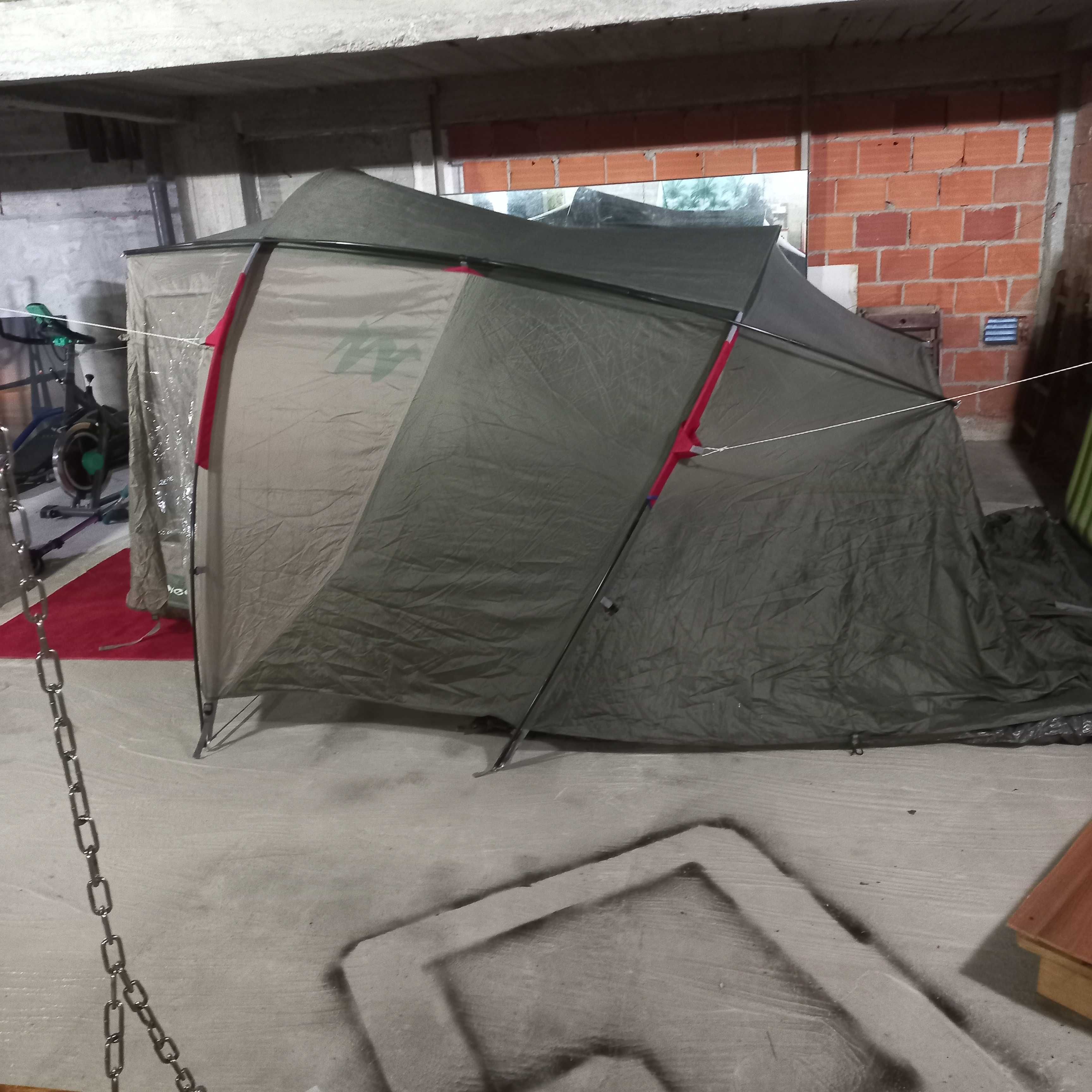 Tenda Quechua como nova para 4 pessoas