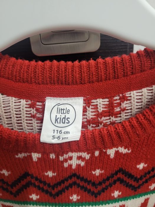 Sweterek świąteczny dla chłopca rozmiar 116