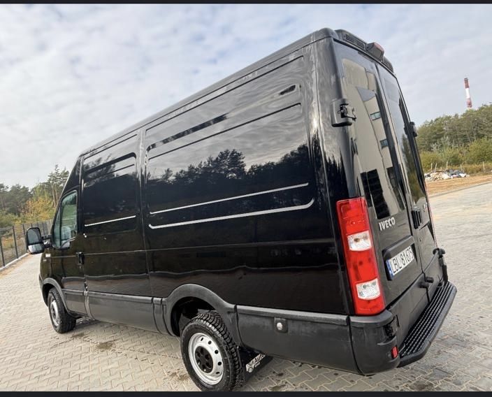Iveco daily 3.0 wzmocnione zakonserwowane nowe opony stan bardzo dobry