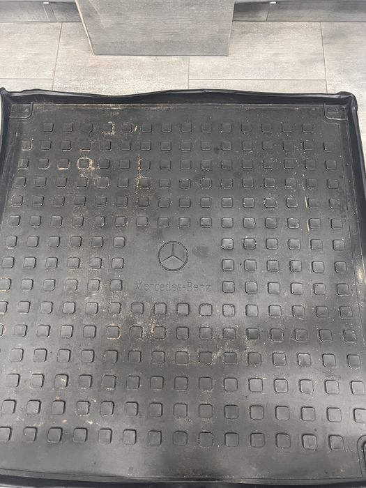 Коврик в багажнік мерседес мл 2008 р.