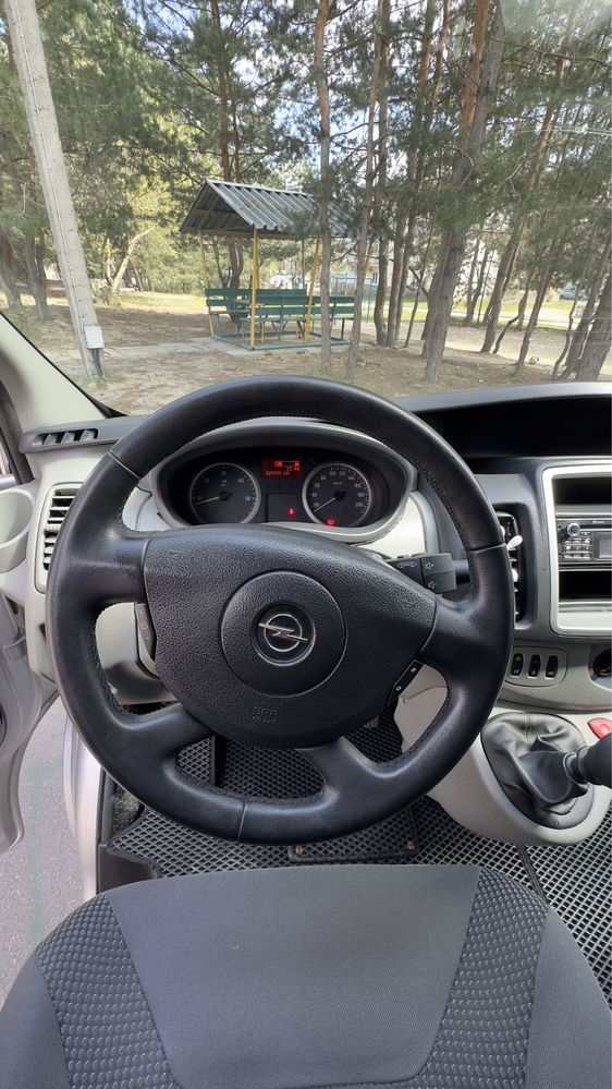 Опель Віваро Opel Vivaro