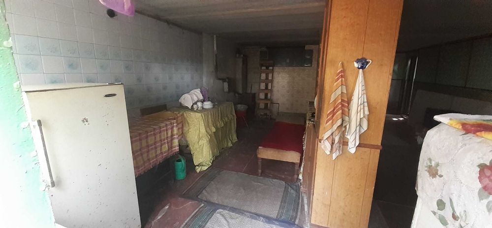 Продам двухэтажный дом с мансардой на берегу реки.