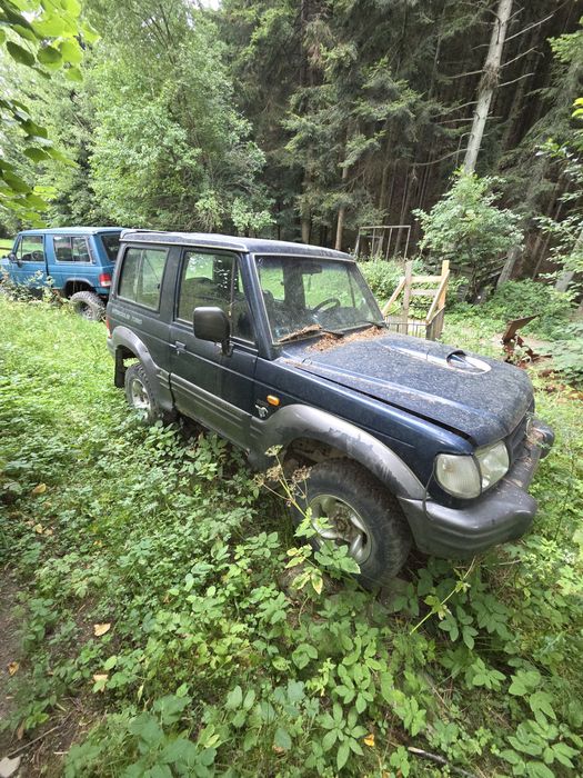 2x  Hyundai Galloper 3D 1999r 2.5