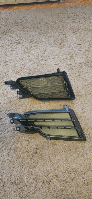 Люверси, жалюзі (L+R) Tesla Model S