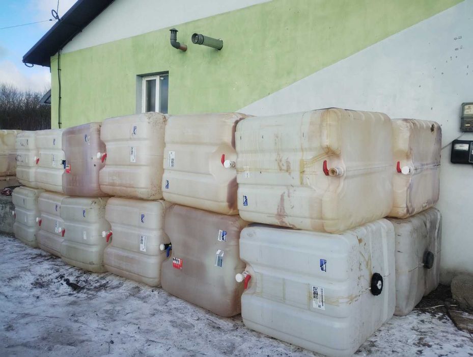 Колба, куб, тара, ємність на 1000л.  Б/В брудний