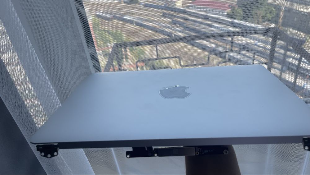 Дисплей macbook a2337