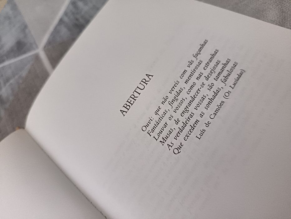 Livro "Além do Maar" de Miguel Medina