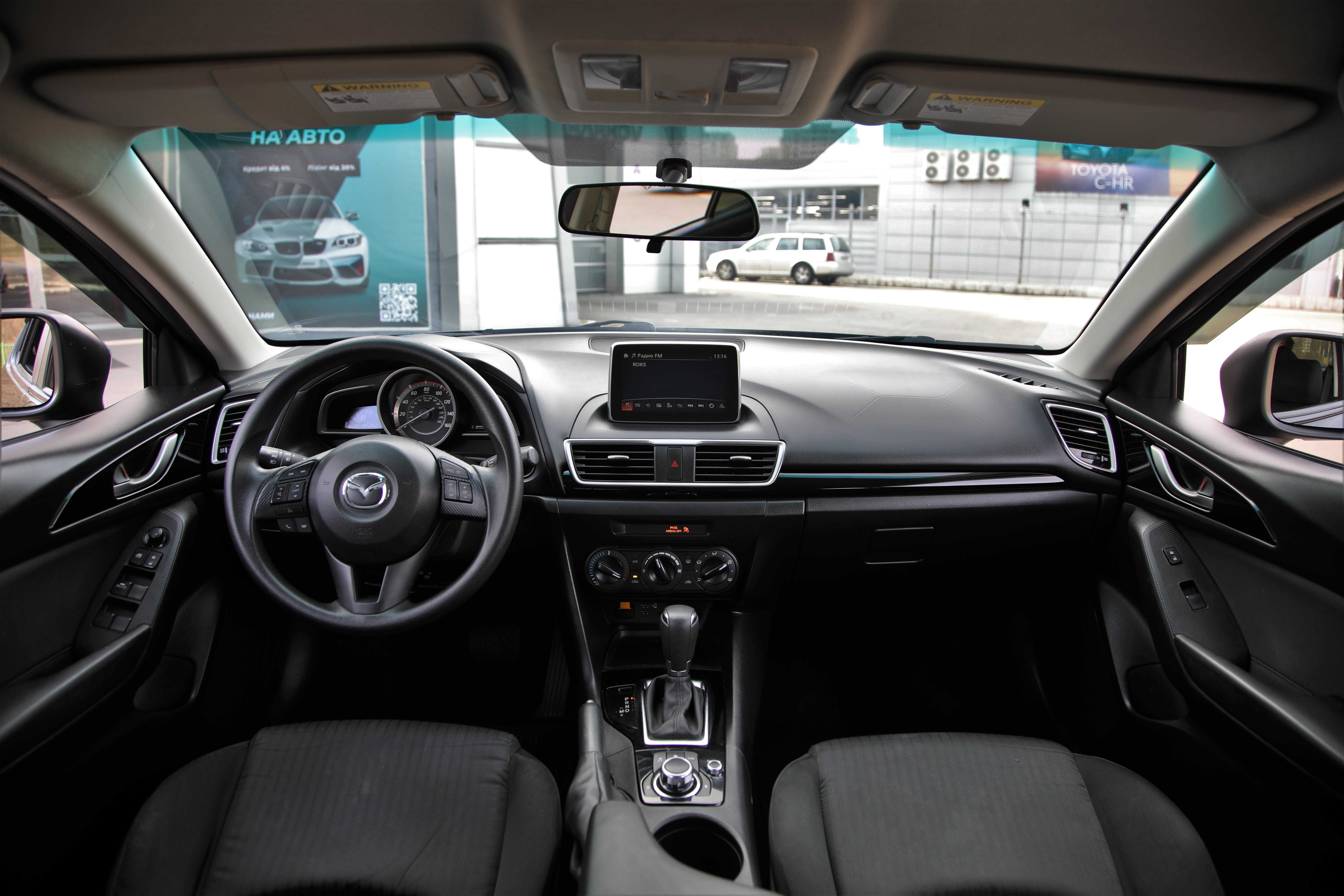 Mazda 3 2015 року
