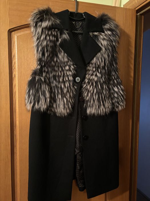 Жилет з натруальним хутром