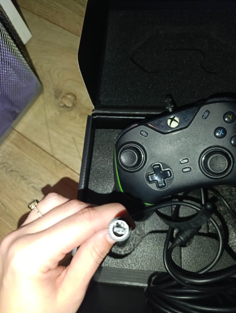 Kontroler do gier Razer Wolverine V2 z kablem