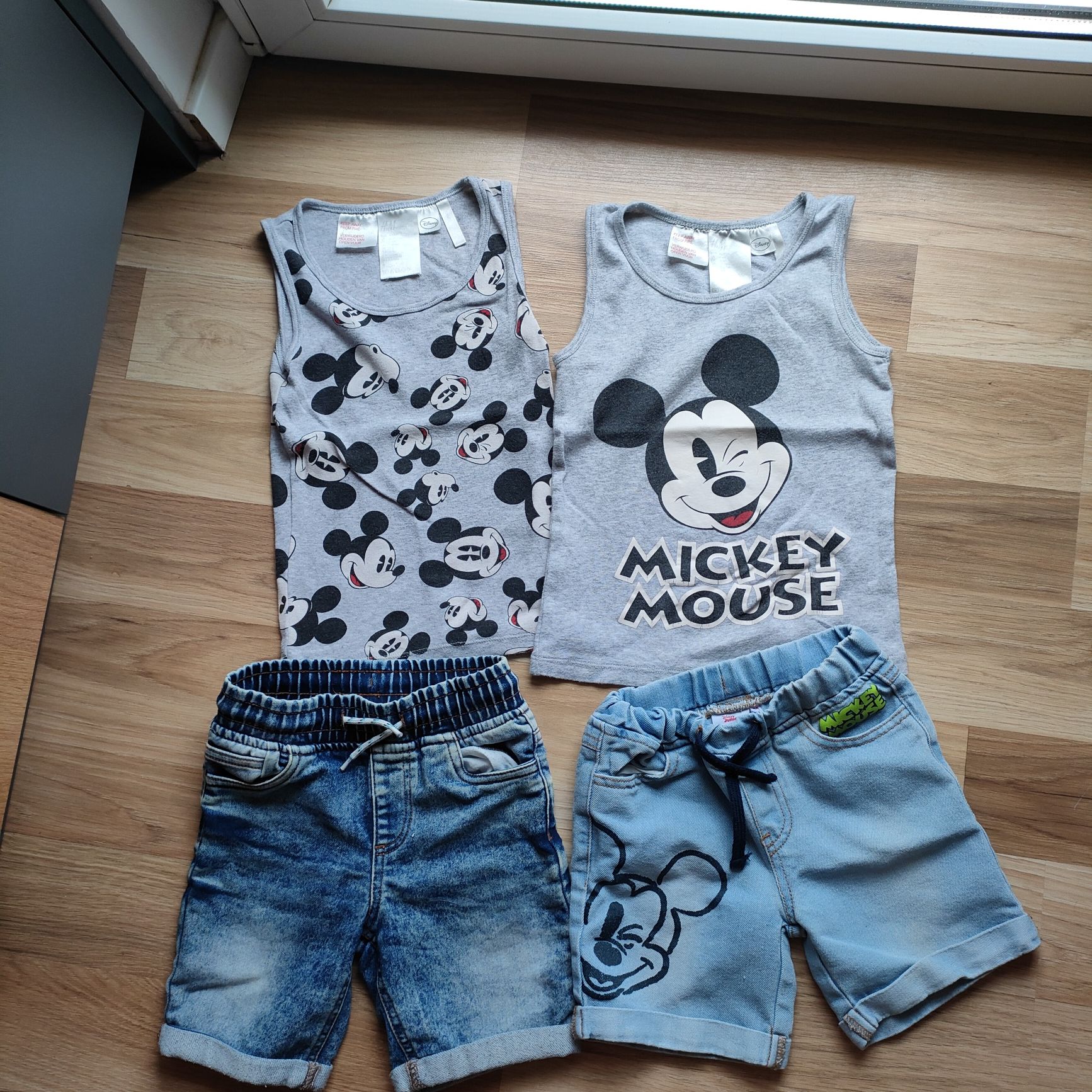 Koszulki+spodenki Mickey dla chlopca rozm 110 +gratis kapelusz