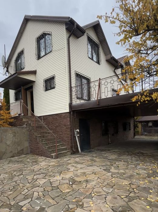 Сдам 3-этажный дом на берегу Днепра