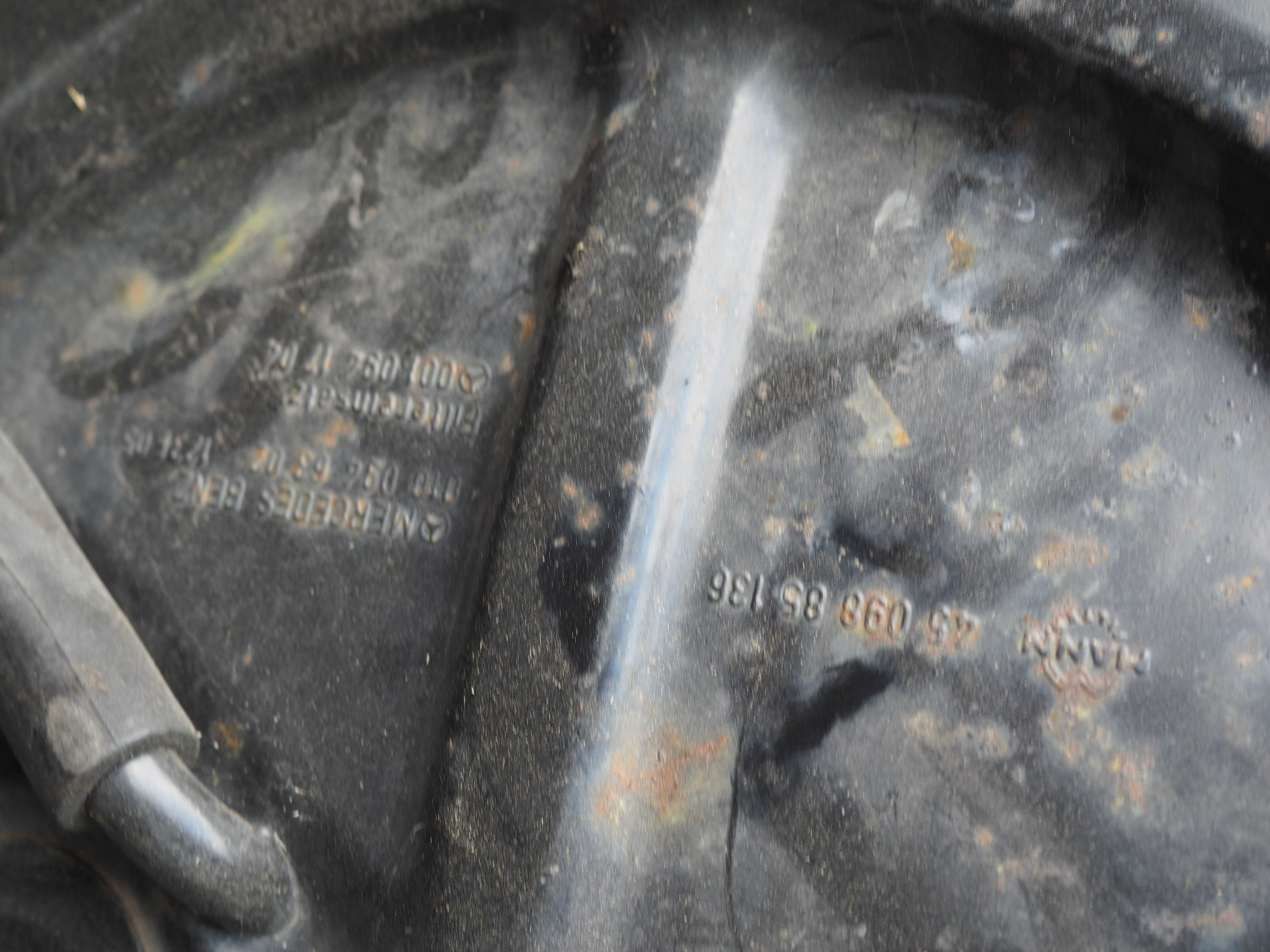 Filtr powietrza mercedes W123 250 benzyna