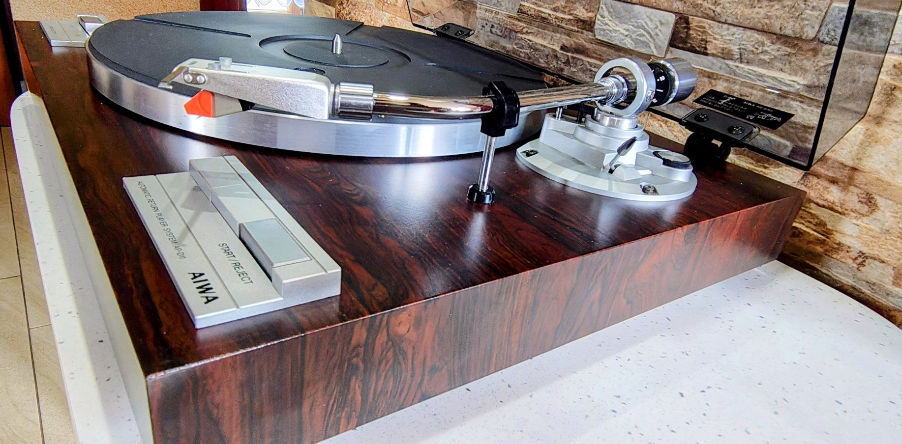 Gramofon Aiwa AP- D11