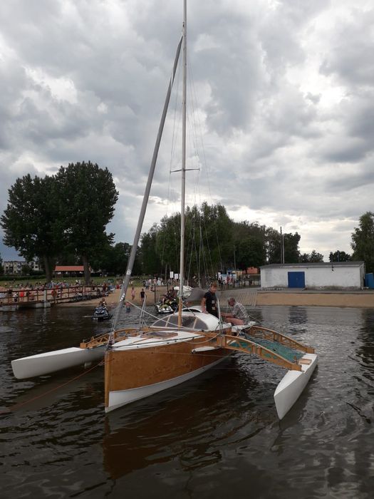 Jacht żaglowy trimaran 2018