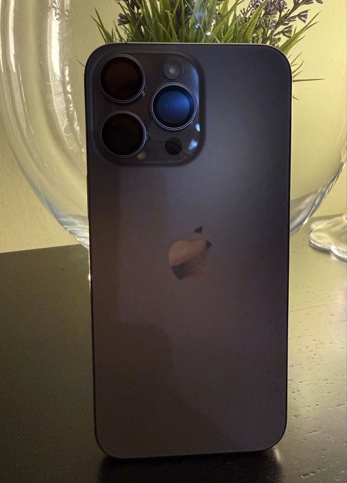 iPhone 15 Pro Max, como novo