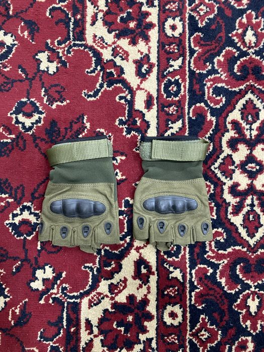 захисні тактичні рукавиці з додатковим захистом combat